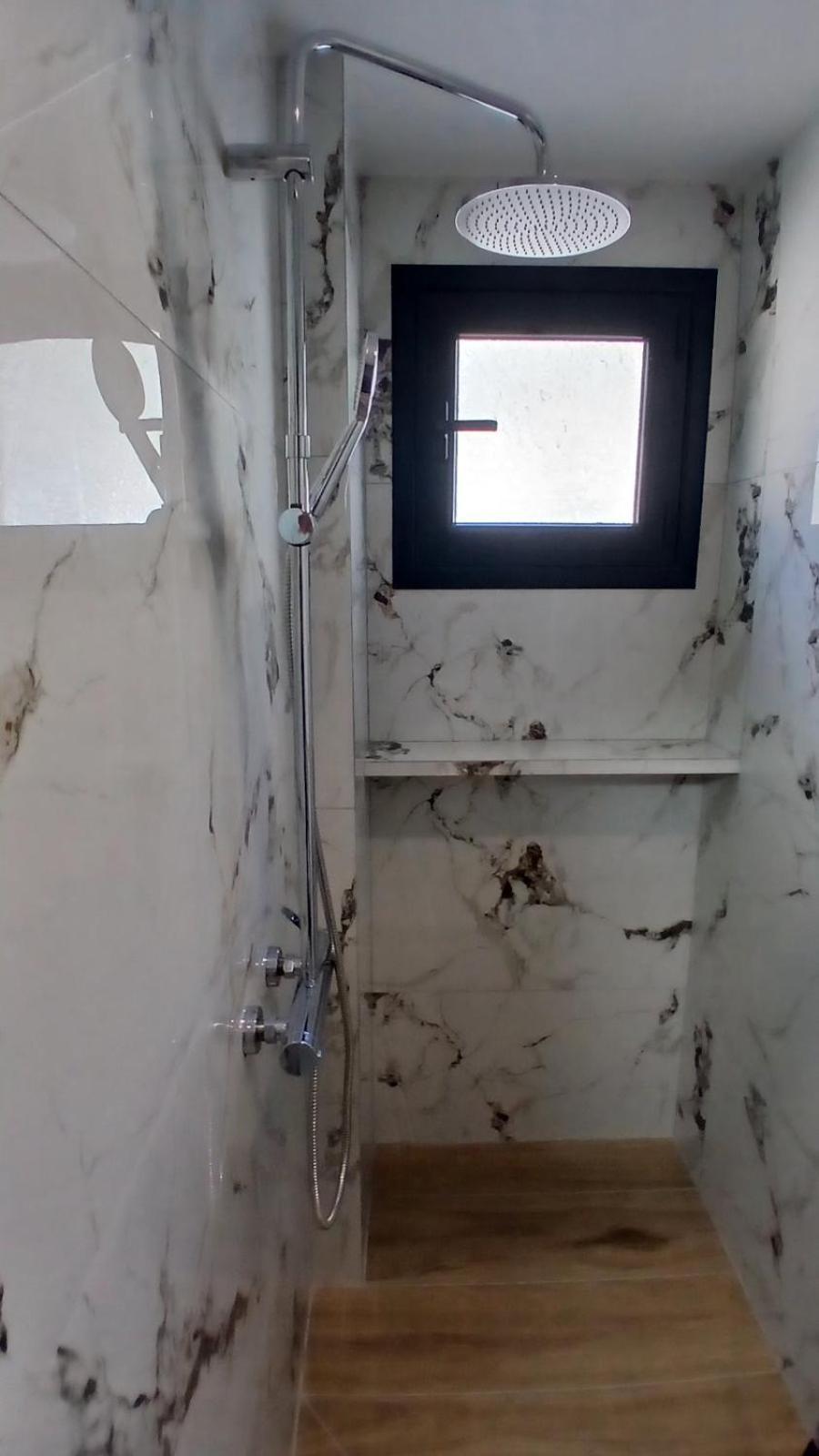 Rentrooms Geni Pensión *