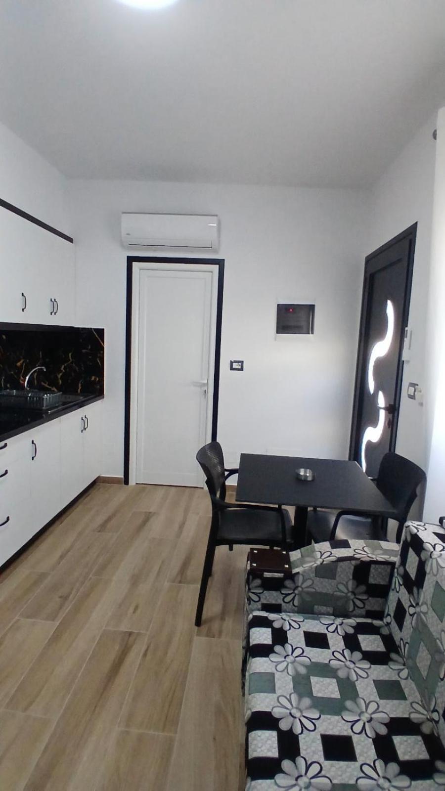Rentrooms Geni Pensión *